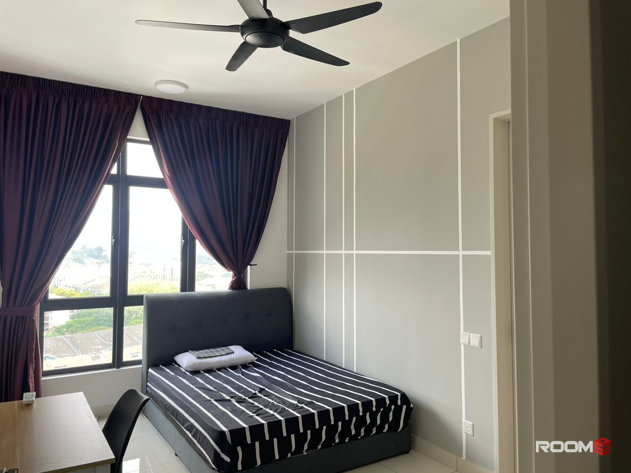 😎.Master Room with Big Window and private toilet for rent!📍Walking distance 2 mins to MRT and 8 mins to NSK