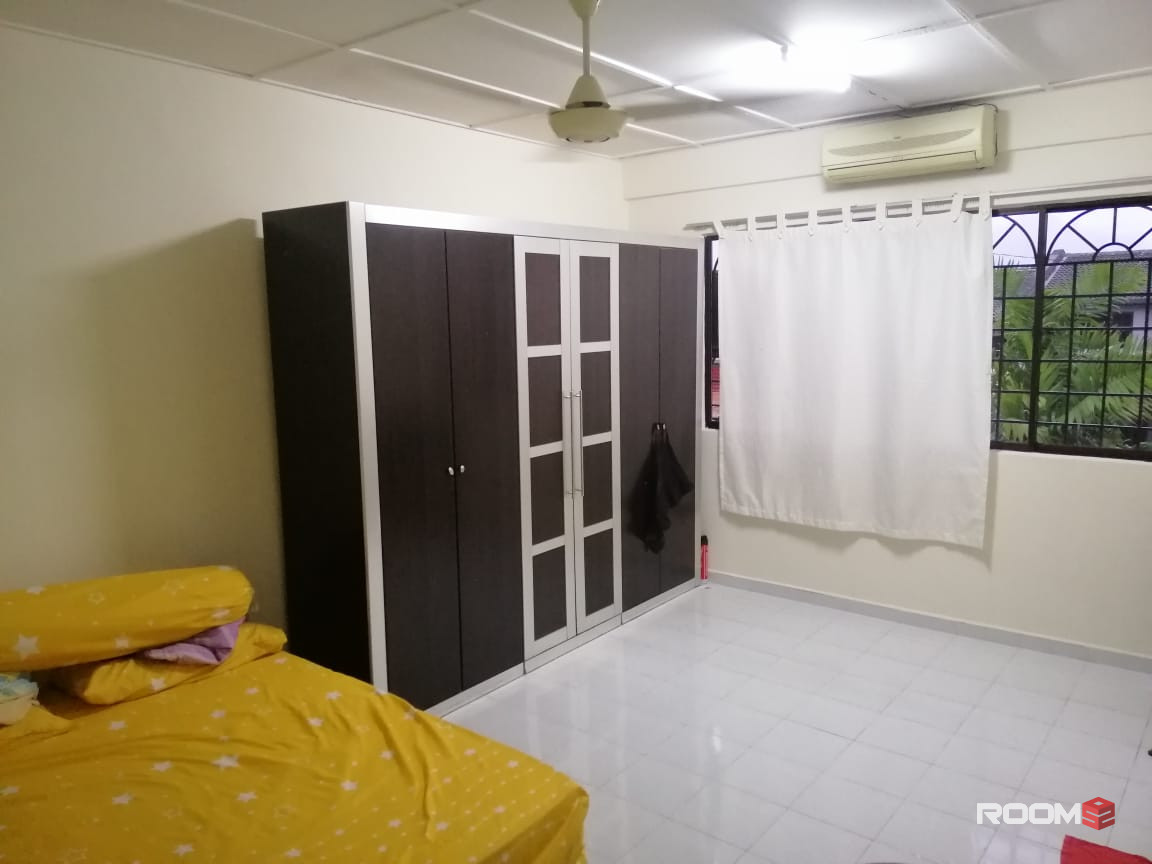 MASTER ROOM FOR RENT AT SERI KEMBANGAN