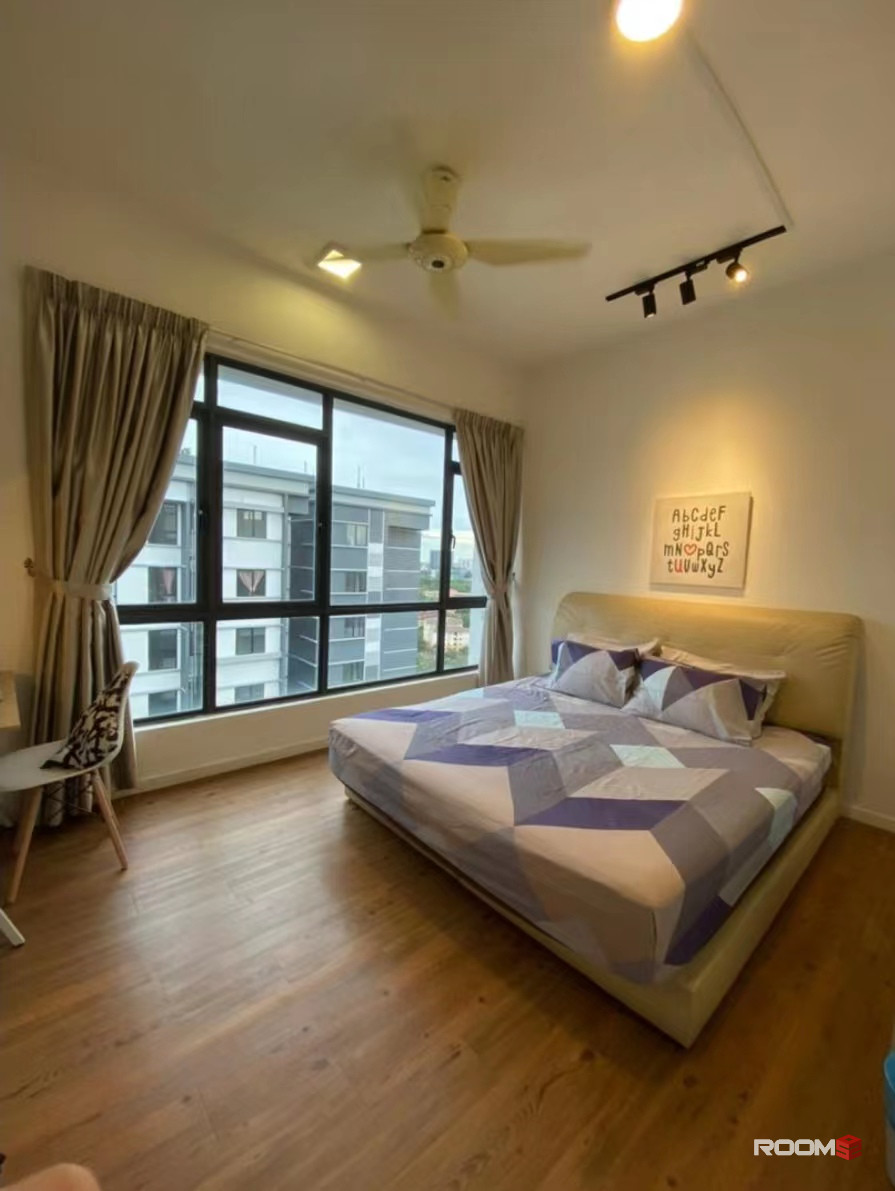 RENT Comfy & Clean Middle Bedroom with KING Bed ❗❗ Shah Alam, Paramount Utropolis Glenmarie