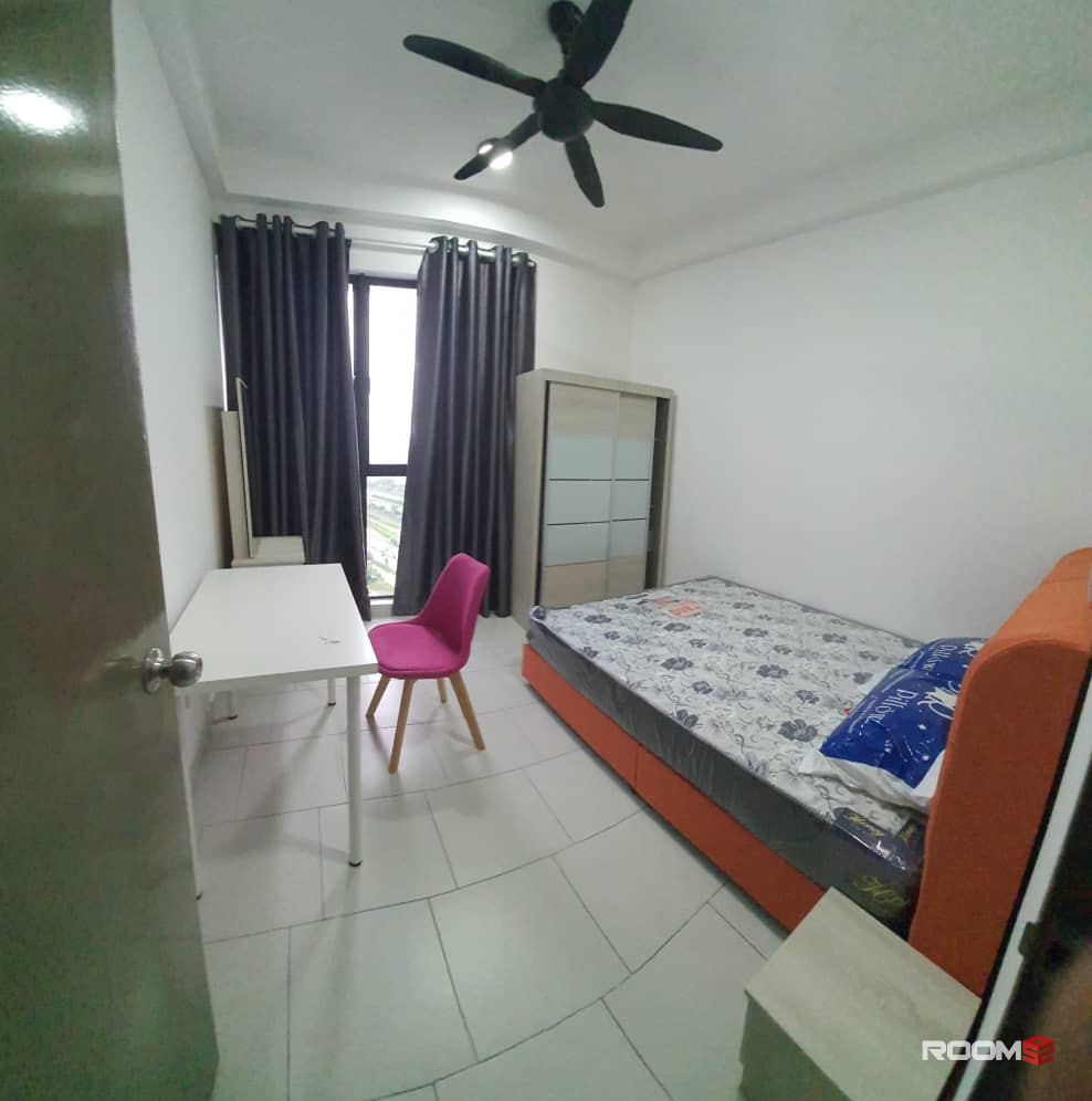 😍Stylish Middle Room for rent! 📍Walking distance to KDU College!