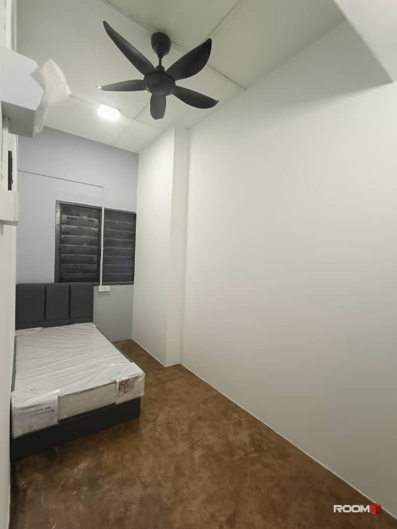 Fully Furnished Room For Rent At IOI Mall Puchong (Middle Room)