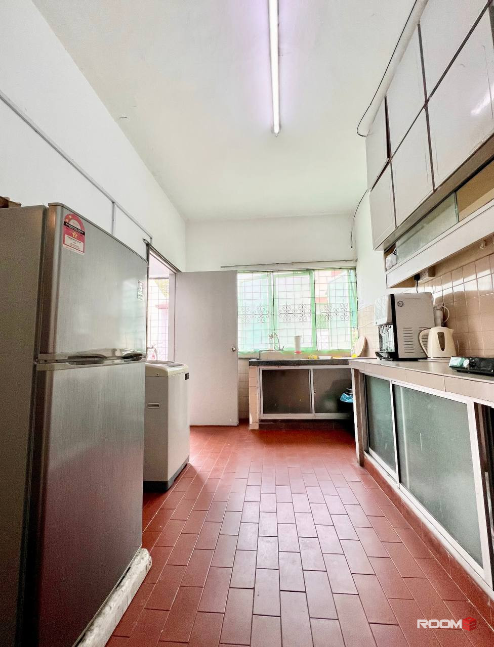 🔥PJ SS2, Middle room with AC and furniture