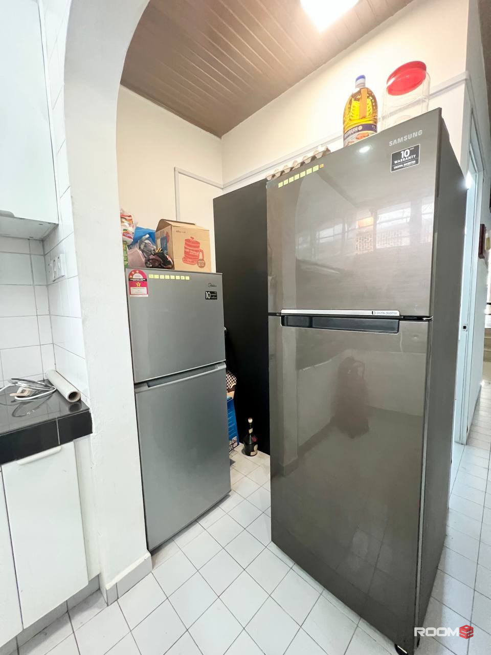 💥PJ SS2, Middle room with AC and furniture