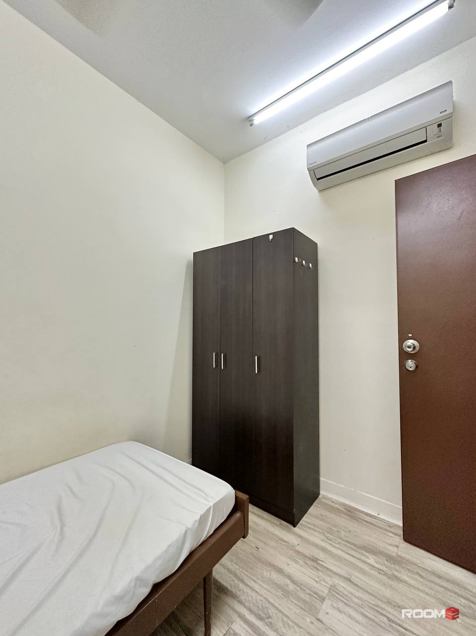 🚨PJ SS2, Middle room with AC and furniture
