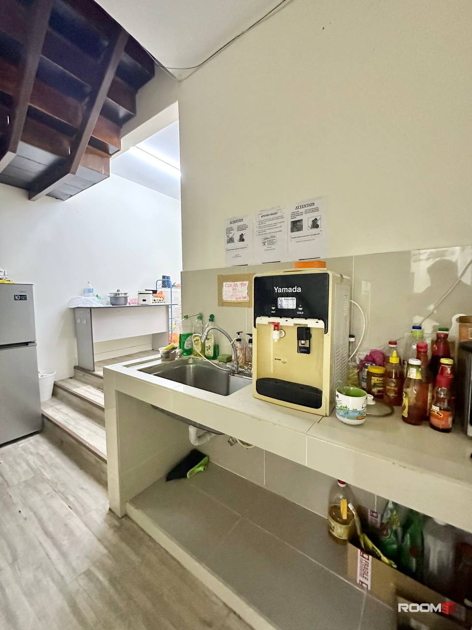 🚨PJ SS2, Middle room with AC and furniture