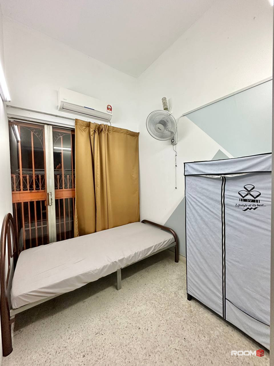 💠PJ SS22, Single room with AC and furniture