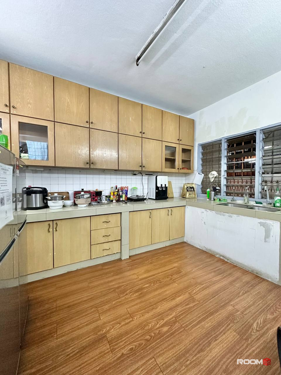 💠PJ SS22, Single room with AC and furniture