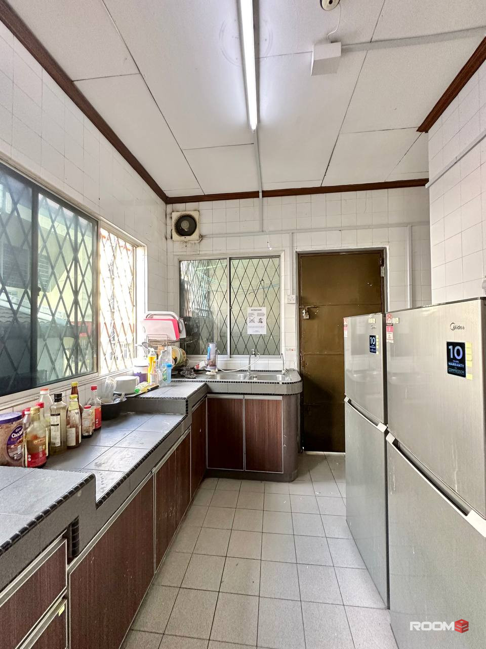 🚀PJ SS4, Middle room with AC and furniture