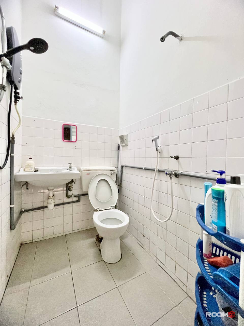 💥PJ SS2, Middle room with AC and furniture