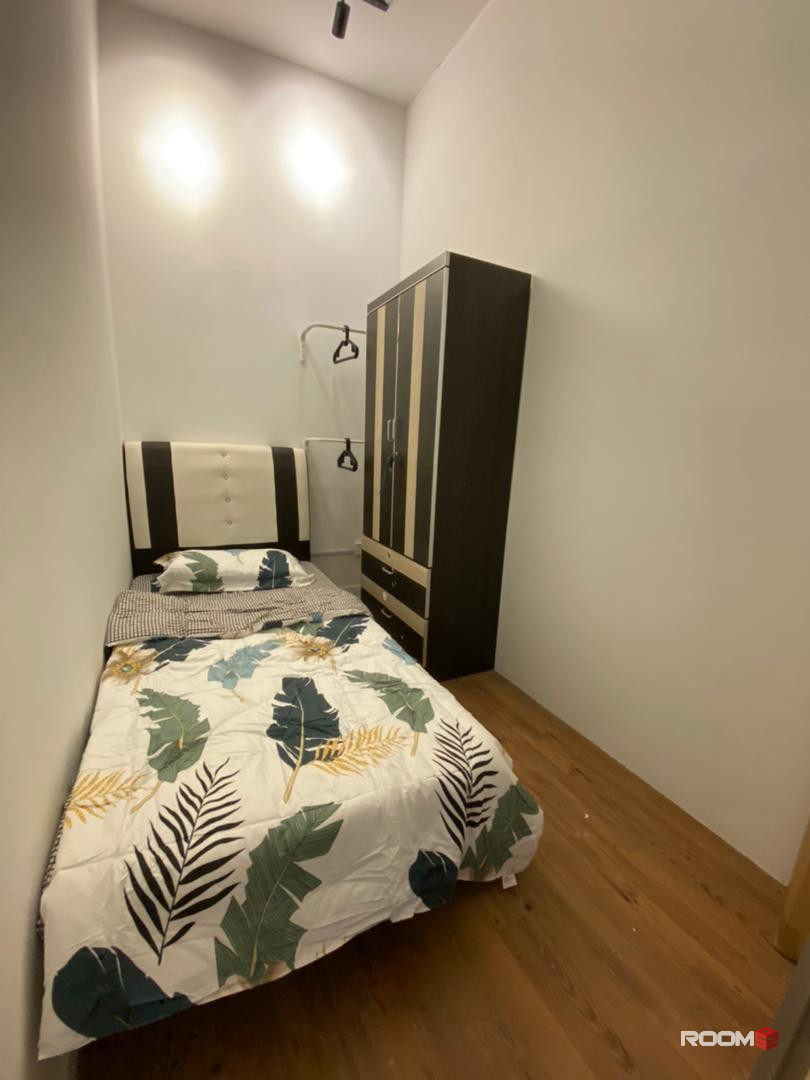LOW DEPOSIT‼️FEMALE UNIT 👧🏻 Single room non sharing | UTROPOLIS | 5MIN TO UOW SHAH ALAM