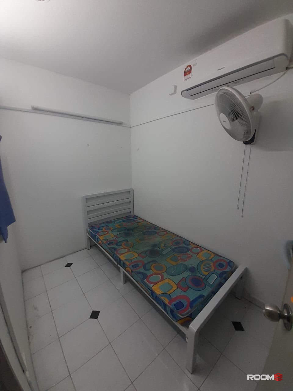 🔥 Only RM750! Partly Furnished Room @ Jalan Telawi, Bangsar