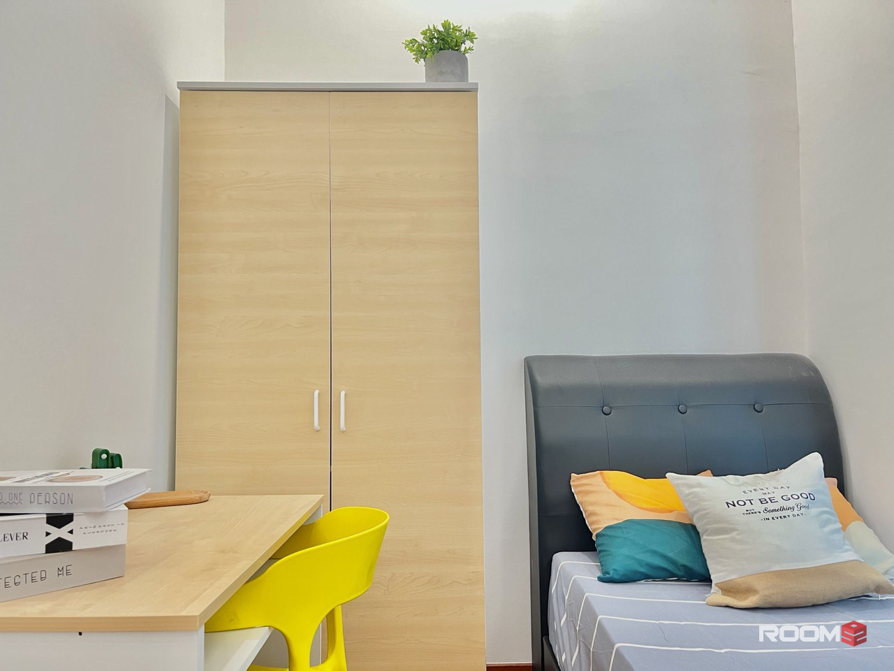 Check out these rooms! It's a 100% guarantee that you won't regret! Single room for rent at Pacific Star Petaling Jaya