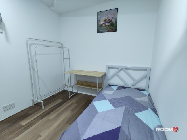 Free Deposit! Room in Bandar Puchong Jaya with walking Distance to LRT. FEMALE UNIT!!