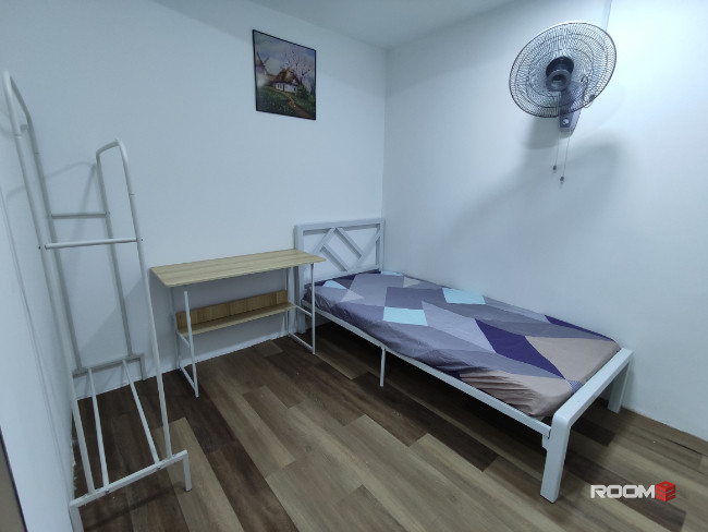 Free Deposit! Room in Bandar Puchong Jaya with walking Distance to LRT. FEMALE UNIT!!
