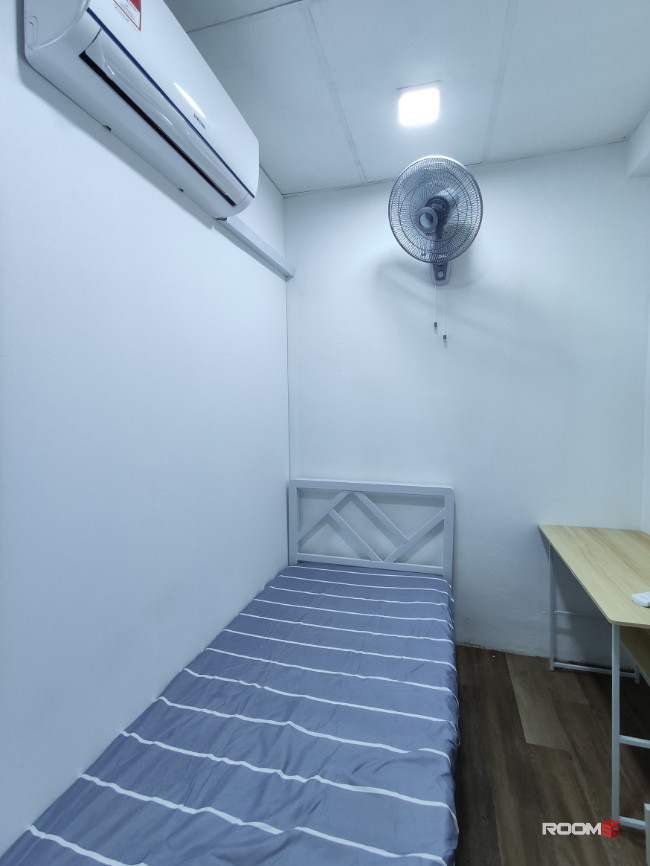 Female Unit ONLY! Room in Kenari 5, Bandar Puchong Jaya near to LRT Station, IOI Puchong Mall