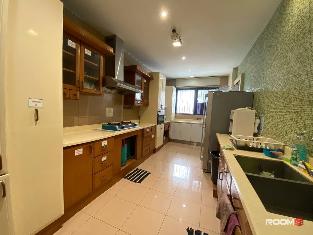 DELUXE Master Bedroom & NO Deposit Needed🤩! Amazing Stuff in Cool Area🥳 Walking Distance to LRT 🚄