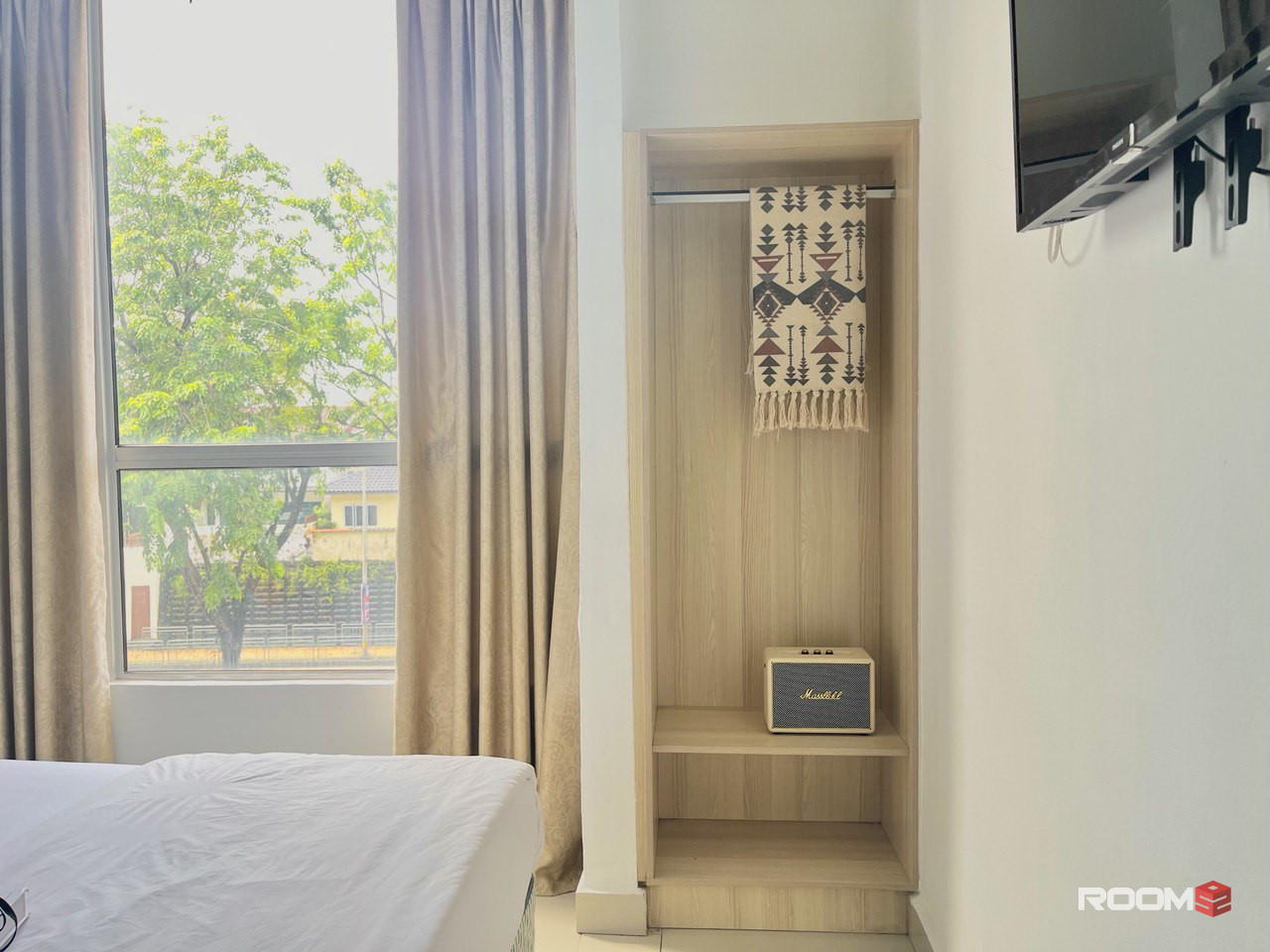 Rent Fully Furnished Room With Besties 👩🏻‍🤝‍👩🏾 Without Deposit? 😱💸 Let's Try Us Now 😍