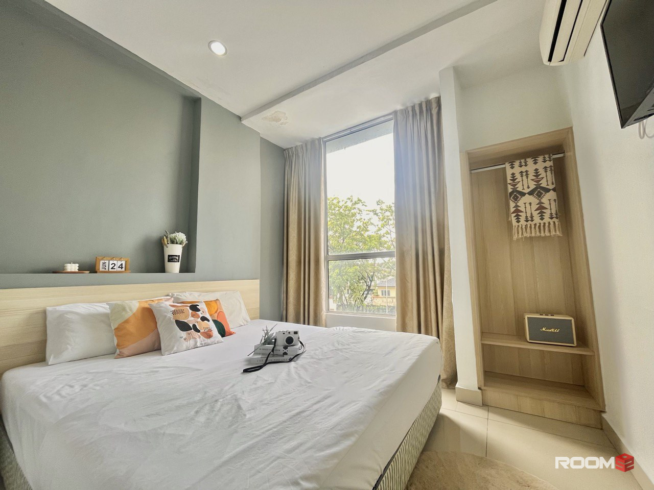 Rent Fully Furnished Room With Besties 👩🏻‍🤝‍👩🏾 Without Deposit? 😱💸 Let's Try Us Now 😍