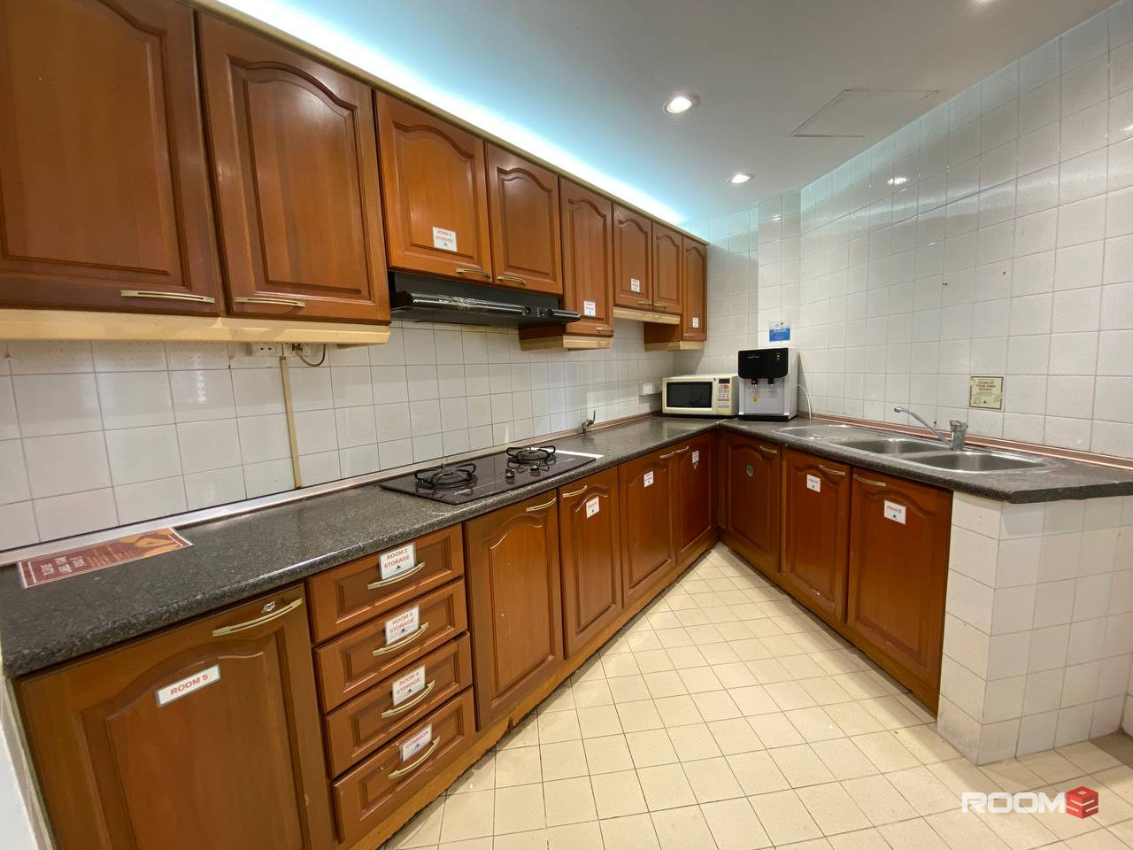😱 Don't Miss Out This Chance ‼️ Male Unit At Bistari Condo 😍 Contact Us Now 👍🏻 1 Room LEFT ‼️