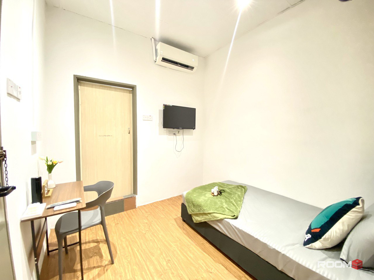 Rent ZERO DEPOSIT Room With Us Only 6 Min Drive To Paradigm Mall 🏢🚌