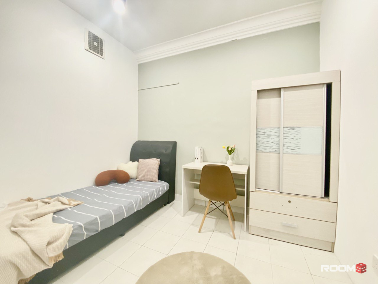 🧐 Urgent Need Room Rental? 🤔 But Haven't Found The Best? 🫤 Don't Worry 🖐🏻 We Got You ‼️ In PWTC Area 😍