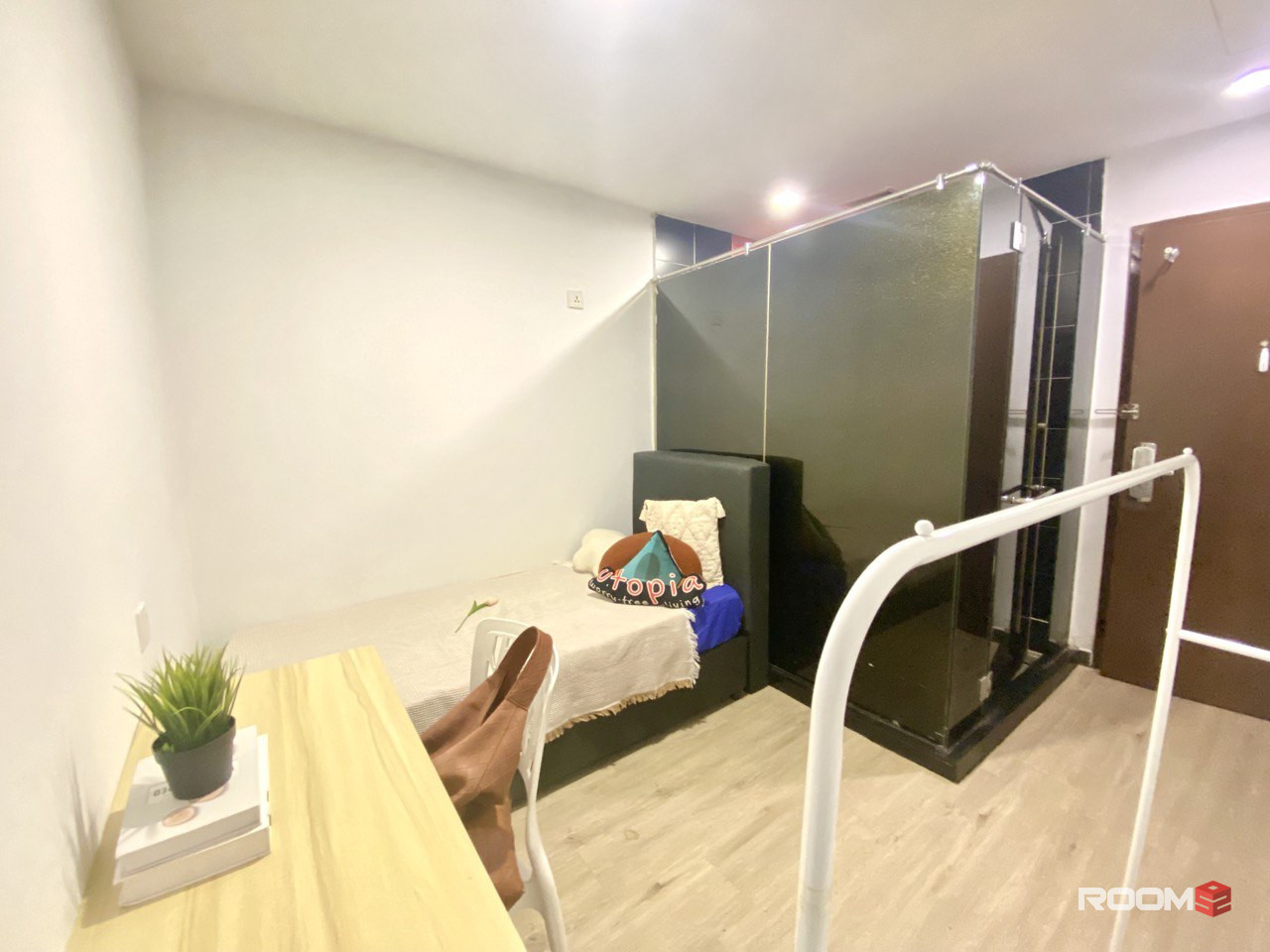 Near LRT Kelana Jaya KJ24 🏙️🚝 Single Room for Rent At SS4 No Deposit Needed ❤️