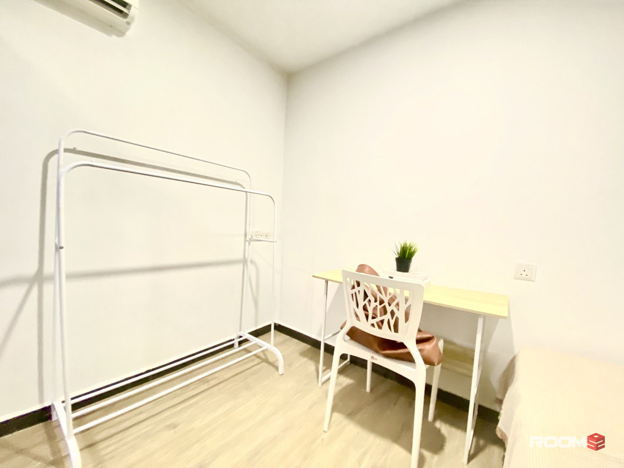 No Deposit Needed ❤️ Room for Rent At Kelana Jaya Near LRT KJL 🏙️🚝