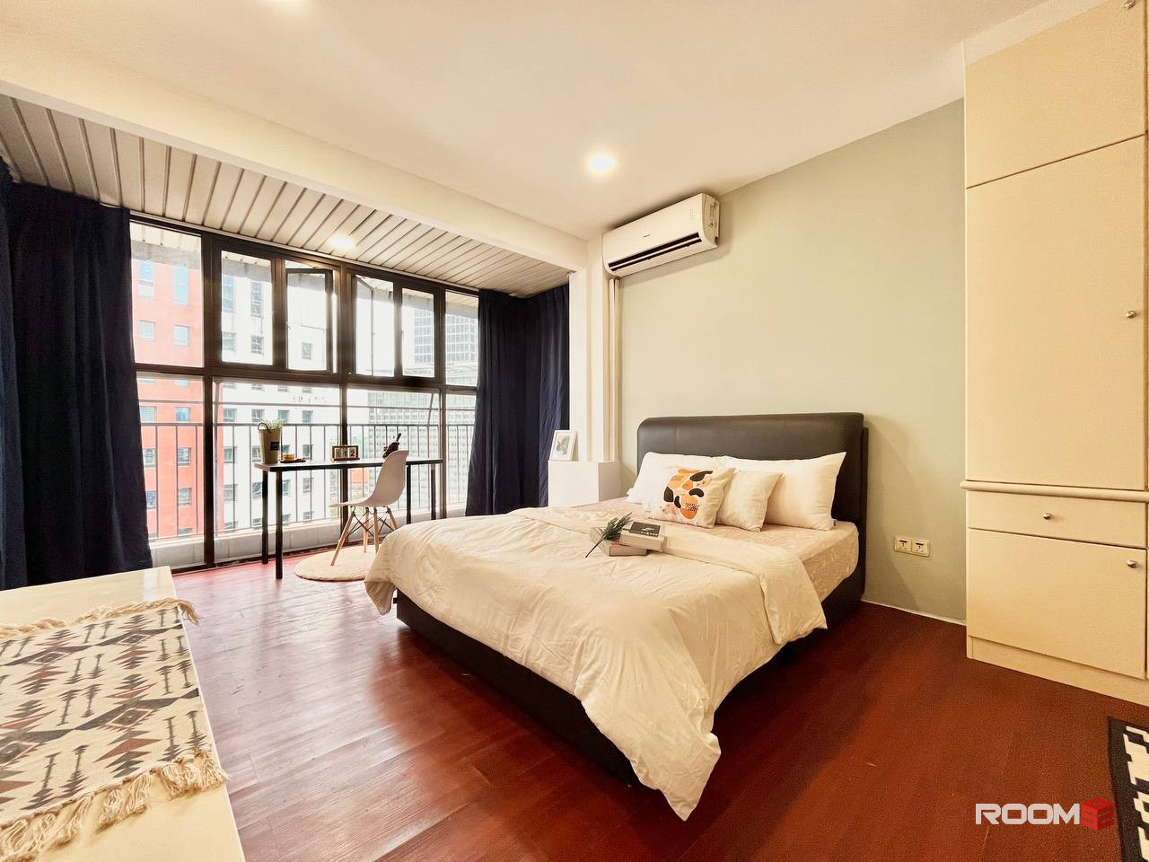 Afraid Of Previous Housemate? 😱 Comfy Room For Rent In KLCC Area 😍 With View 💯