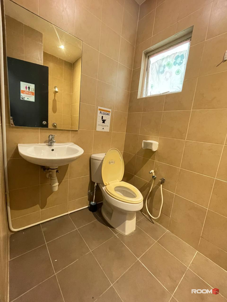 Single Room For Rent At KLCC 🙋🏻‍♀️⚡🌃 Walking Distance To LRT/MRT Ampang Park 🏛️