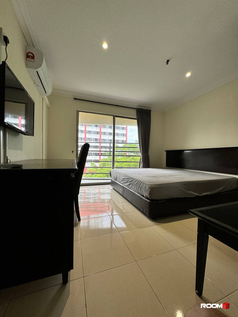 📍🚶🏻‍♂️6 Min WALK to CIQ | 🚗 6 Min DRIVE to Stulang, 7 Min to JBCC📌AVAILABLE Master Room bathroom attached for rent✨