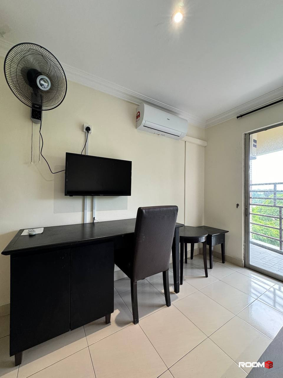 📍🚶🏻‍♂️6 Min WALK to CIQ | 🚗 6 Min DRIVE to Stulang, 7 Min to JBCC📌AVAILABLE Master Room bathroom attached for rent✨