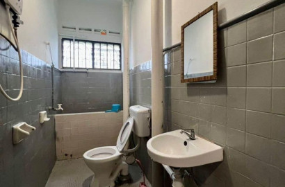 🚶‍♂️Short walk to CIQ📍- Cozy and available room for rent🌟