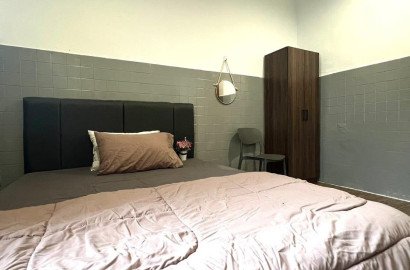 🚶‍♂️Short walk to CIQ📍- Cozy and available room for rent🌟
