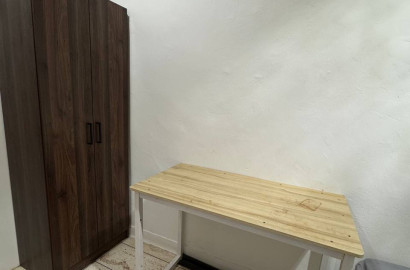 🚶‍♂️Short walk to CIQ📍- Cozy and available room for rent🌟