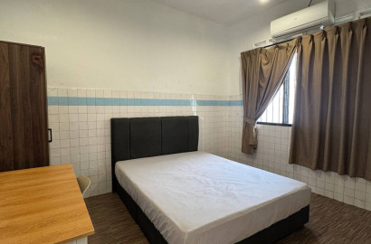 ✨ Comfortable Room 🛏️ 10min Walk to Customs 🌉 + Fast WiFi ⚡