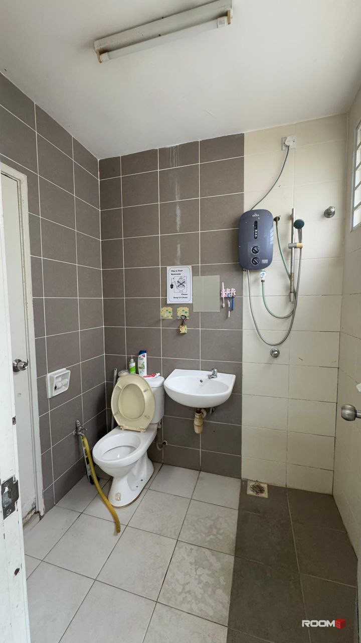 ❄️💥 Aircond Room in Kota Kemuning — Comfortable & Affordable!