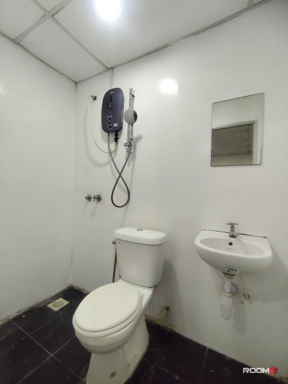 🌸 Female-Only Room Available — SS15🌸Private Bathroom