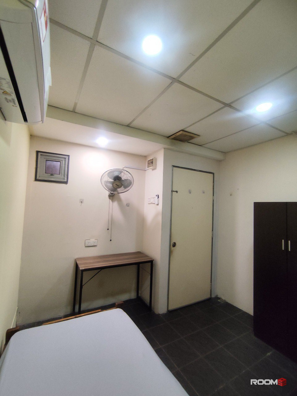 👀 For Guys Looking Around SS15 For A Room