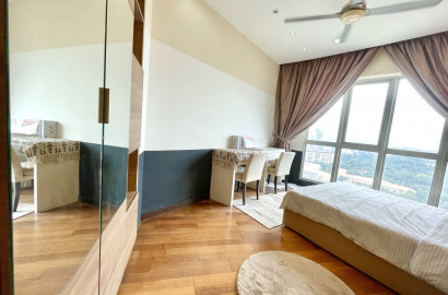 The Best Accomodation With Luxury Condominium🤩Middle room for rent at Regalia Suites 😍 with private 🛁bathroom