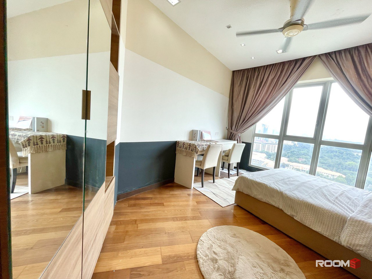 The Best Accomodation With Luxury Condominium🤩Middle room for rent at Regalia Suites 😍 with private 🛁bathroom