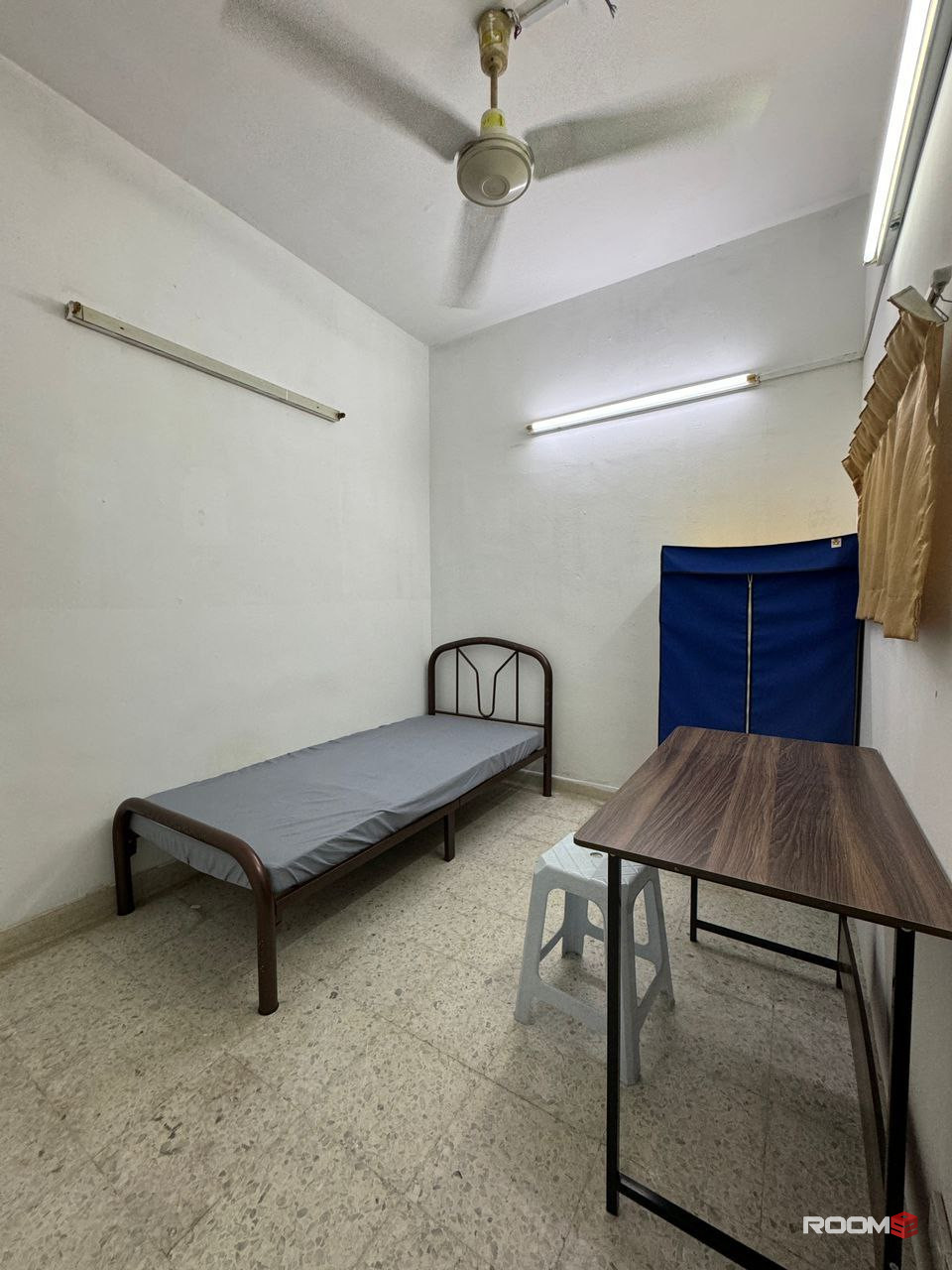 🔥Low Deposit✅🔥, SS2 Medium Room For Rent , SS2/89 Area, Move In Ready , Can Move In Anytime