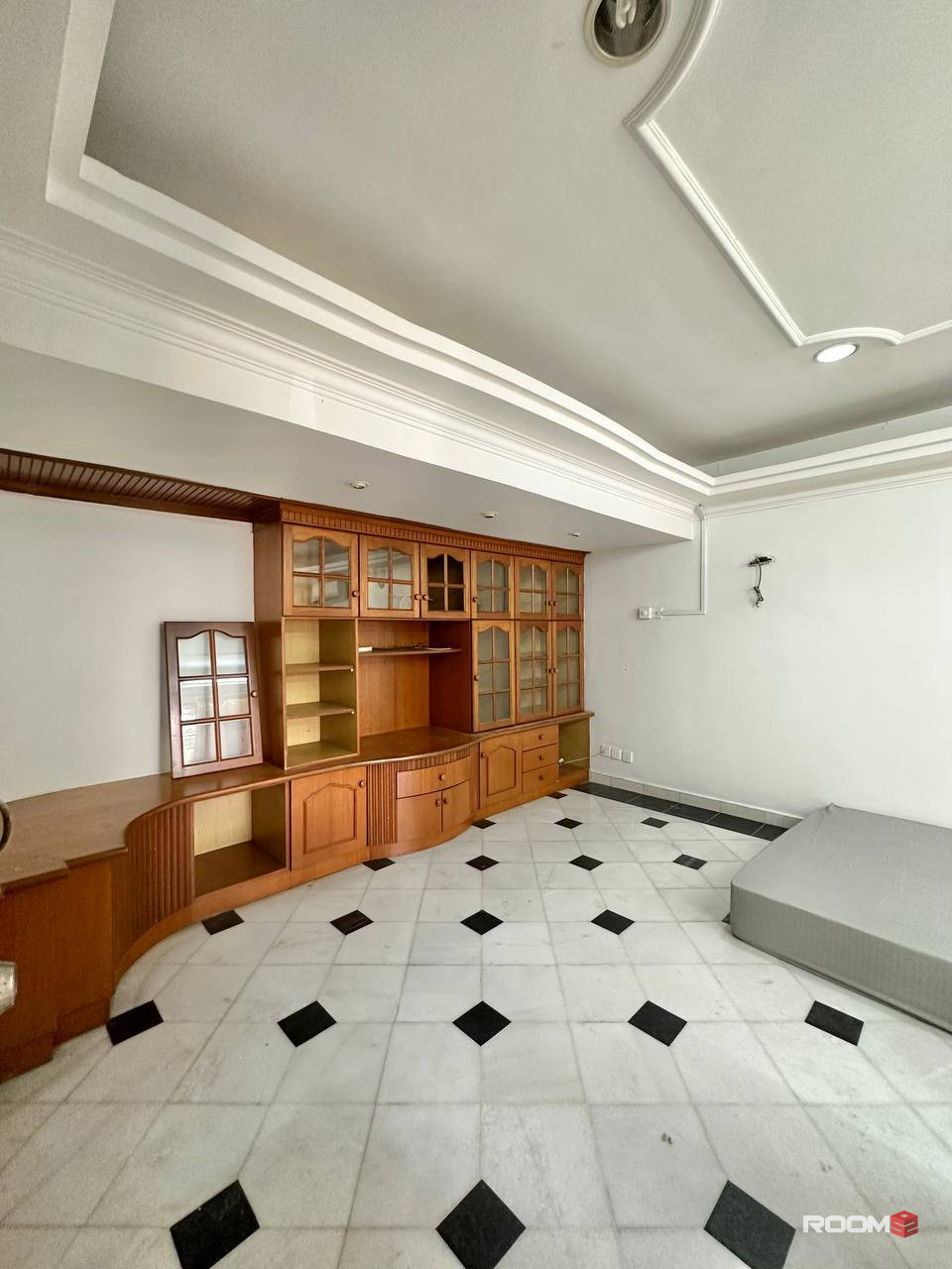 💥PJ SS4, Middle room with AC and furniture