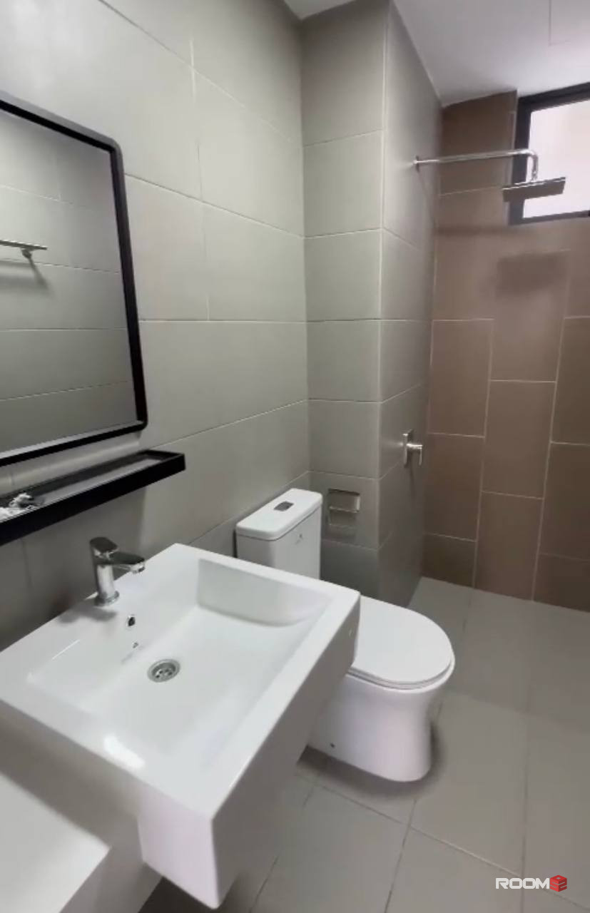 🌟Comfy & Affordable Middle Room ✨Fully Furnished New Unit 🧹Free Monthly Cleaning Service Provided