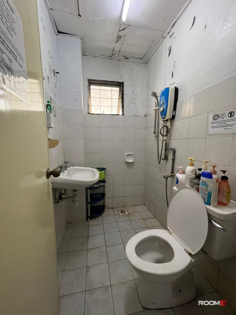 🔥1+1 Deposit✅🔥,SECTION 17 Area Medium Room For Rent !