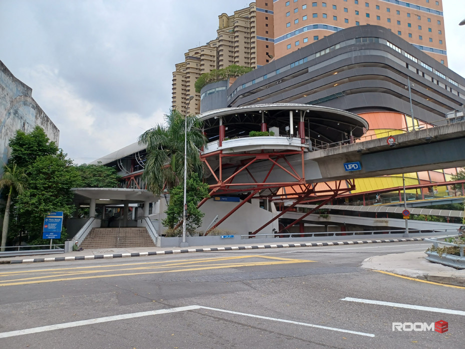 [FEMALE MEDIUM ROOM] 3 Mins walk to LRT PWTC & Sunway Putra Mall @PWTC [KL City Centre Area]
