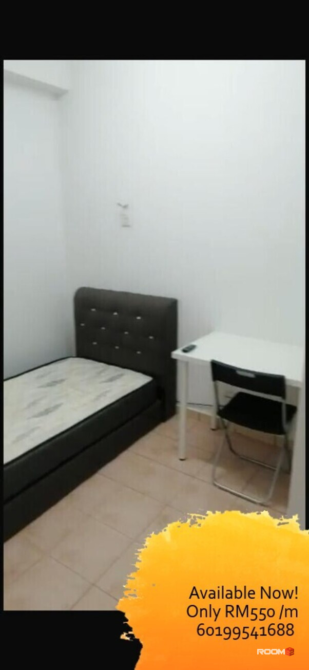😍 5 mins walk to LRT 😍 Inclusive all Utilities except aircond 😍Free Wifi 😍Free Cleaning 😍Fully furnished Room at Me