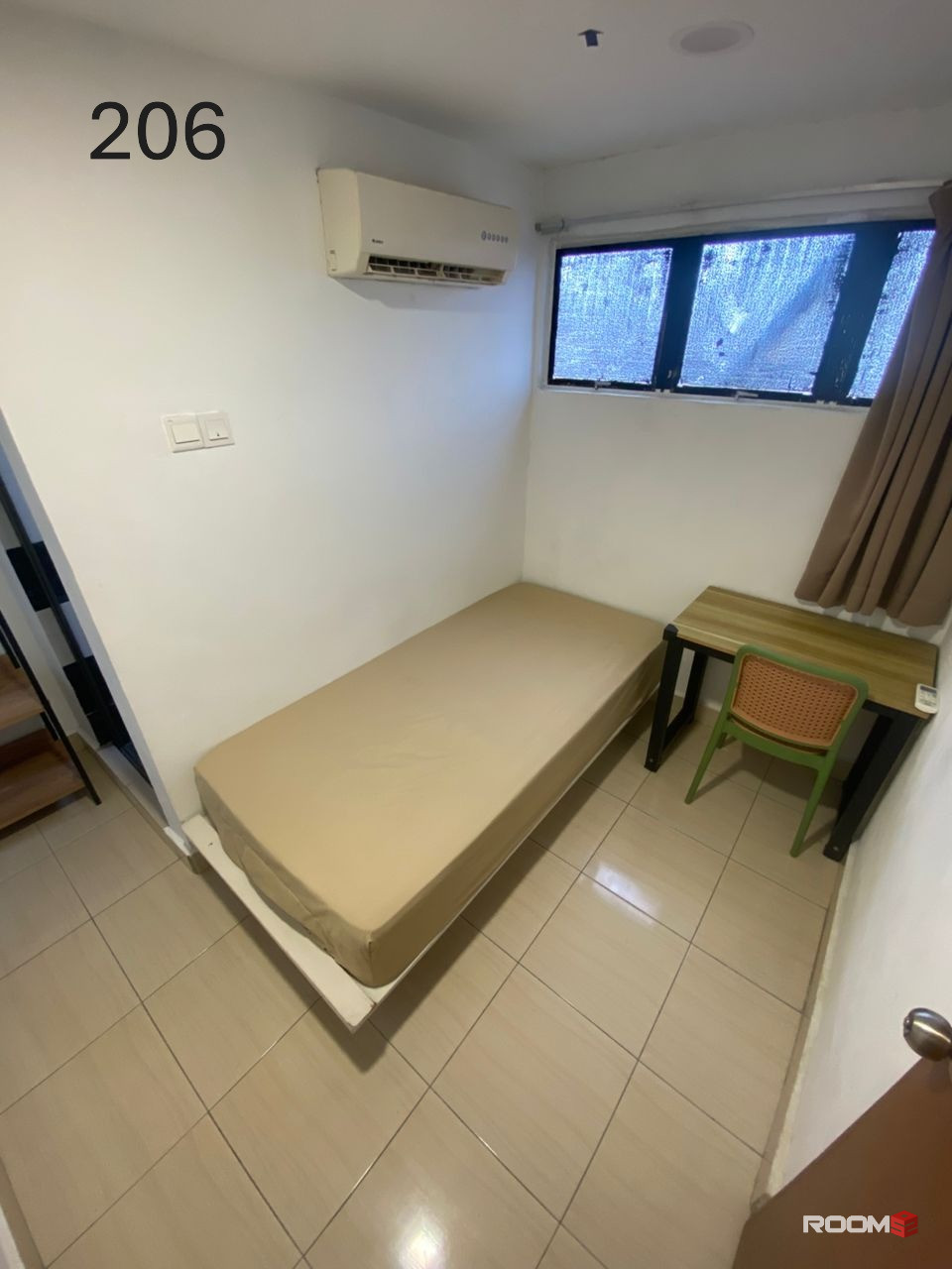 🌟 Strategic Student Room Near MRT 🚆🏡