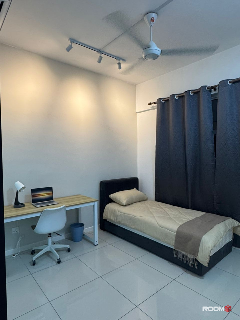 🛀🛀PRIVATE BATHROOM 😱😱NEAR HELP UNI✅NADAYU 801⭐️ Master Room Fully Furnished @NEW Aircond Wardrobe Table Chair Mattre