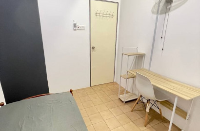 Rent Private Room with New Furniture! Master room for rent at Jalan Desa Cahaya with private 🛁bathroom