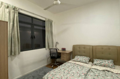 🔥 Most Affordable Middle Room with Queen size bed for rent!